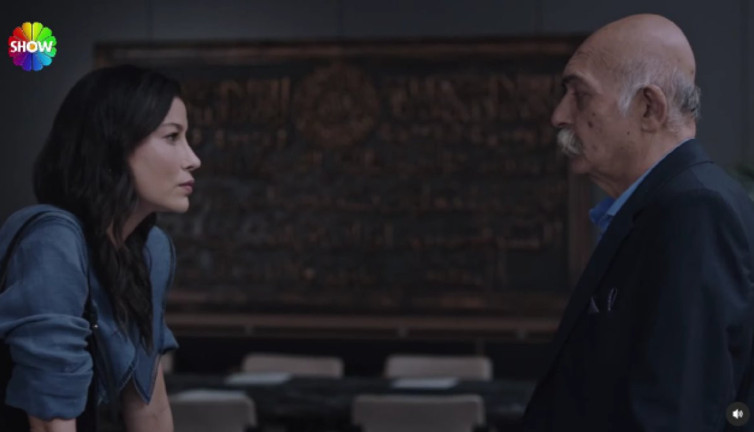 'Kızılcık Şerbeti'nde Alev ve Abdullah'ın romantik sahnesi ortalığı karıştırdı