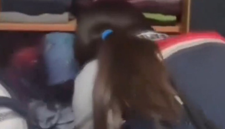 Firari FETÖ’cü kadın gizli bölmede yakalandı