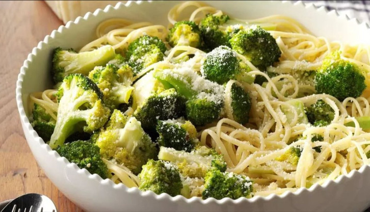 Brokoli sevmeyenleri bile hayran bırakacak tarif: Kremalı brokolili makarna