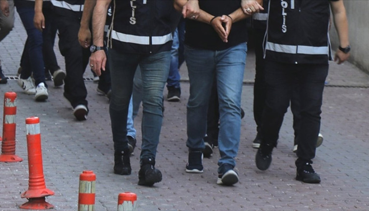 Yerlikaya duyurdu. Son 3 günde 2842 kişi yakalandı