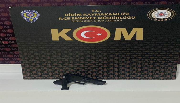 Üstü aranan Şüpheli şahsın üzerinde tabanca ele geçirildi