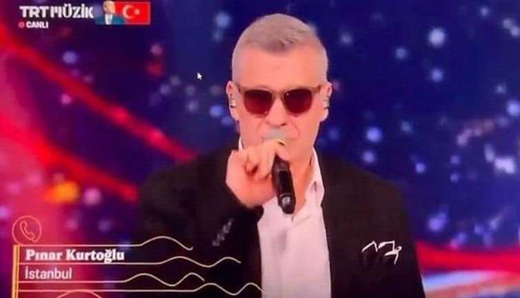TRT'de tepki çeken diyalog: 12 askerimizin şehit olduğu gün şarkılı, türkülü eğlence programı