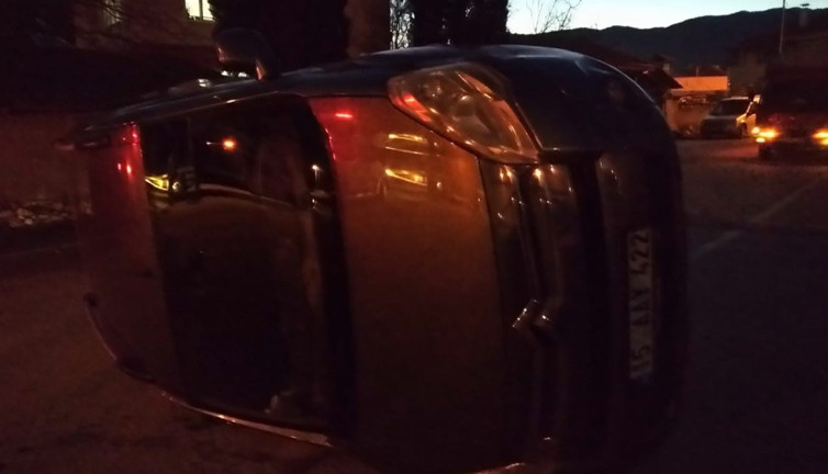 Çocuk sürücü kazaya karıştı. 2 yaralı