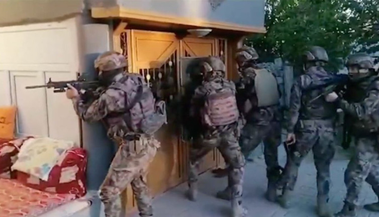 Yerlikaya duyurdu.32 ilde terör örgütüne operasyon. 208 şüpheli yakalandı