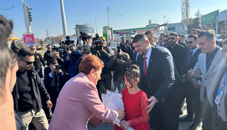Meral Akşener Aksaray’da esnaf ziyareti gerçekleştirdi