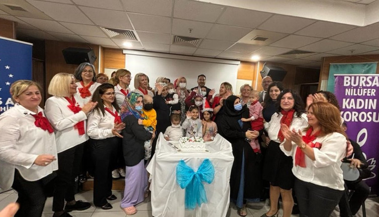 Kadın Korosu'ndan moral konseri