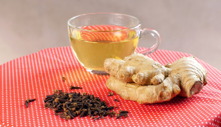 Karanfilli suyun nelere iyi geldiğine inanamayacaksınız