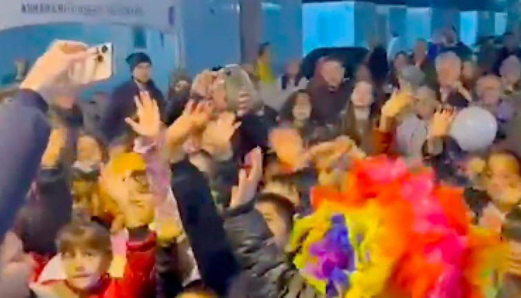 Hatay'daki çocukların Mansur Yavaş sevgisi sosyal medyada gündem oldu