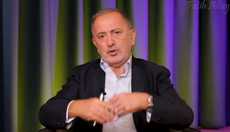 Fatih Altaylı 'PKK bayrağı taşıyanla hilafet bayrağı açıp hilafet isteyen arasında ne fark var?' dedi