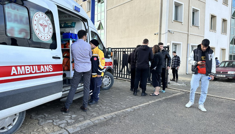 Biber gazları infilak etti, öğrenciler hastanelik oldu