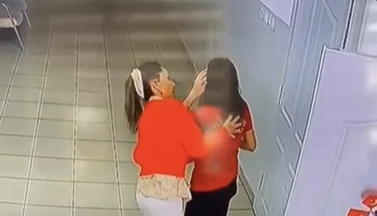 Öğretmen öğrencisini Heimlich manevrasıyla kurtardı