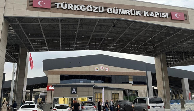 Türkgözü Gümrük Kapısı'nda araç çıkışı yüzde 137 arttı