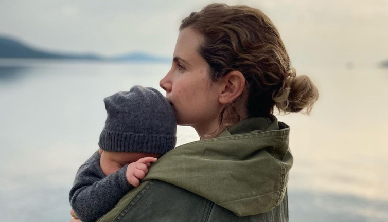 Çocuklar Duymasın'ın Duygu'su büyüdü de çocuk sahibi oldu. Kızıyla fotoğrafını yayınladı