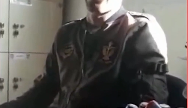 Ağlayan asker: Komutanım beni göndermeyin askerlik yapmak istiyorum. Bu bir Anadolu Türk destanı haberidir