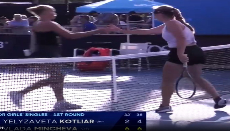 Dünyanın gözü önünde tenis maçında diplomatik kriz çıktı