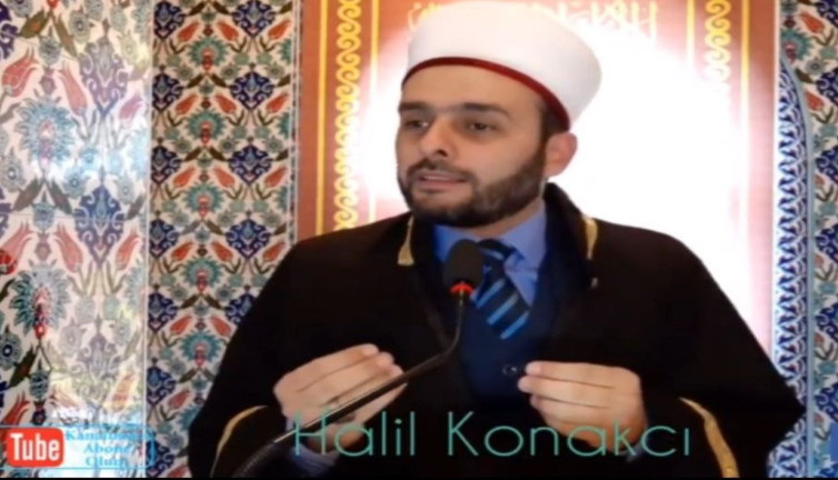 Atatürk düşmanı Halil Konakçı hurileri görmüş gibi öve öve bitiremedi. Gençleri İslamiyet’ten soğutmak için her şeyi yapıyor