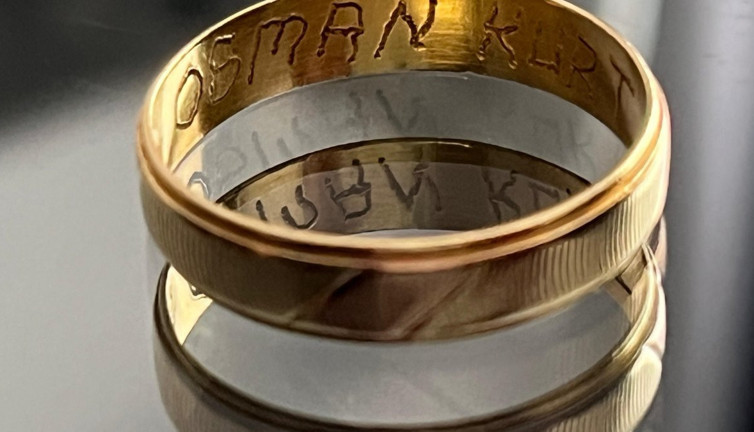 Kayıp yüzük tam yıl 20 sonra bakın nereden çıktı! Kendileri bile duyunca 'Yok artık' dedi