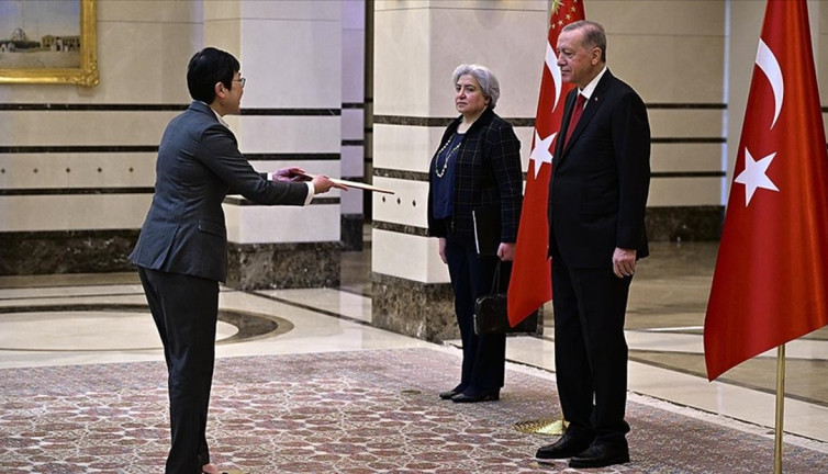 Büyükelçilerden Erdoğan'a güven mektubu