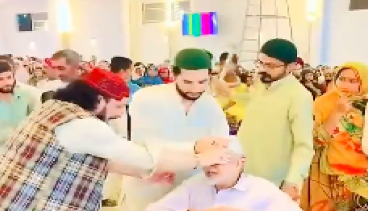 Çuf Çuf Hoca lakaplı adamın değişik sesler ve hareketlerle insanları iyileştirdiği iddiası akıllara Kemal Sunal'ın Üç Kağıtçı filmini getirdi