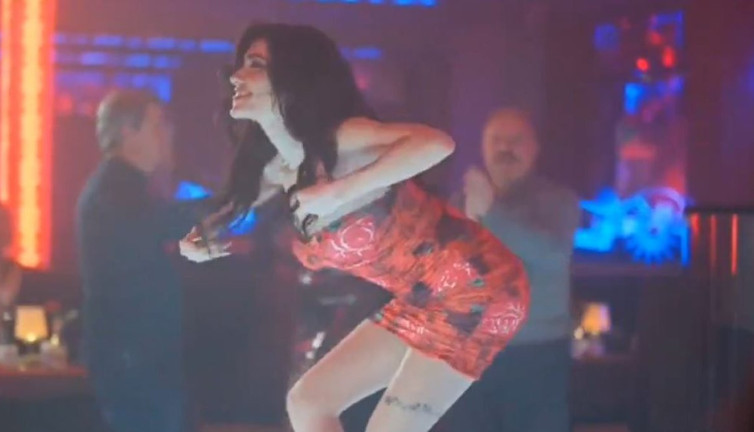 Pavyon fiyatlarına yüzde 100 zam geldi. Sakın gitmeyin malınızı mülkünüzü alırlar