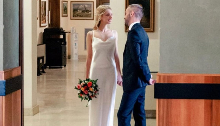 Ünlü oyuncu evlendiğini açıkladı