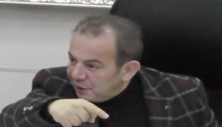 Bolu Belediye Başkanı Tanju Özcan, tartıştığı meclis üyesini dışarı çıkaramayan zabıta müdür vekilini görevden aldı