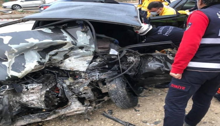 Şanlıurfa’da iki otomobil çarpıştı: 1 ölü, 2 yaralı