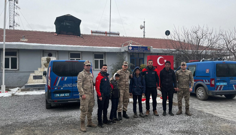 Arazide kaybolan çocuklar 4 saat sonra bulundu