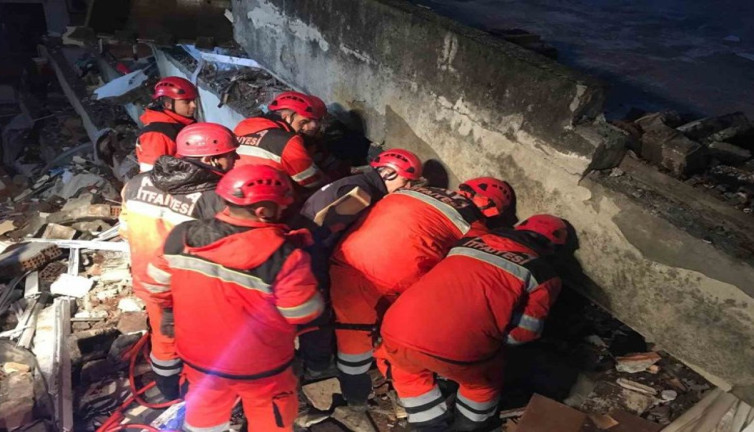 İtfaiye personeli 10 akrabasının cenazelerini enkazdan nasıl çıkardığını anlattı! Depremde Hatay'a ilk yardıma koşmuştu...