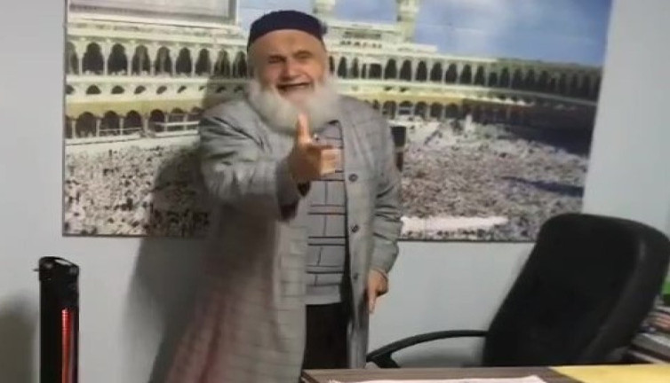 Arkasına Kabe'yi alıp kiracısını tehdit etti! Bastonumla öldürürüm eşin dul çocukların yetim kalır