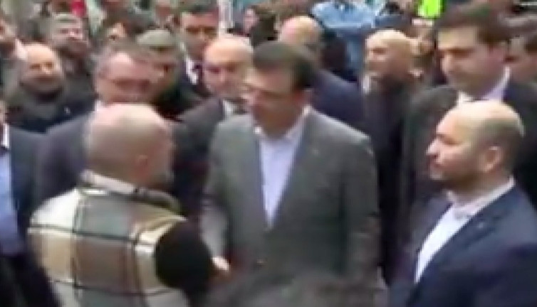 Üsküdar'da esnaf ziyareti sırasında gündem olan diyalog: 'Ben AK Parti'ye oy veriyorum ama size helal olsun'