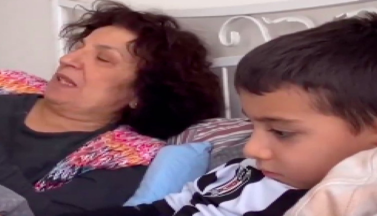 Pavyonu soran torununa cevap veren anneannenin komik açıklaması: 'Eğlendiğini zanneden kerizleri yoluyorlar orada'