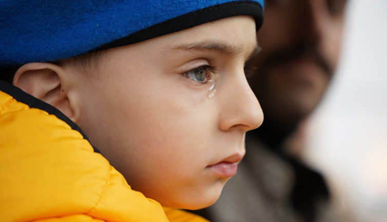 Sözün bittiği fotoğraf! Şehit çocuğunun gözyaşları...