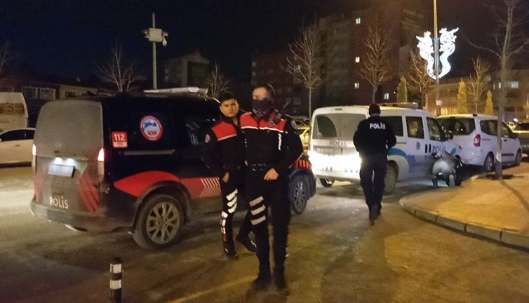 Tartıştığı iş arkadaşını bıçakla yaraladı