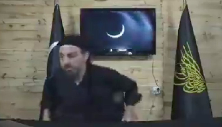 300 genci ailelerinden koparan Mustafa Çabuk'un yeni videosu sosyal medyada gündem oldu: 'Halifemiz geliyor'