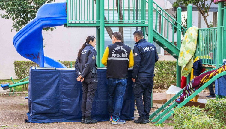 Kimsesiz vatandaş parkta ölü bulundu