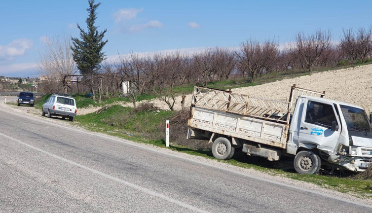 Mersin’de trafik kazası: 2 yaralı (19 Şubat 2024)