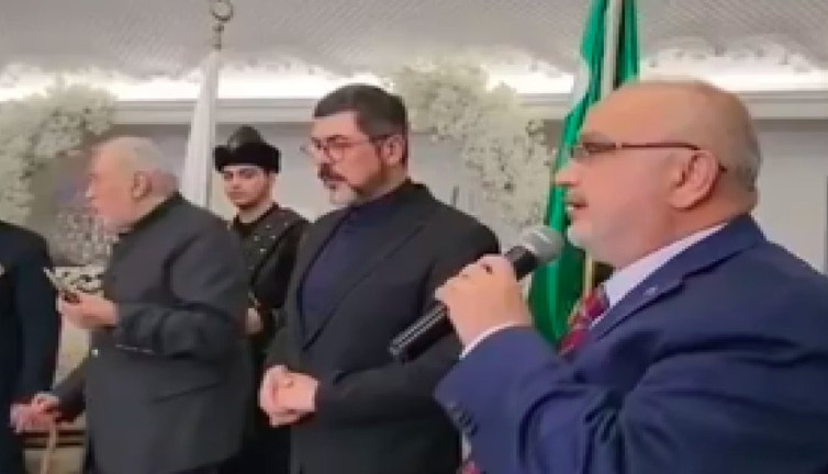 İlber Ortaylı'nın katıldığı Osmanlı ailesi düğününde skandal sözler: 'Osmanlı'yı süren soysuzları lanetliyorum.'