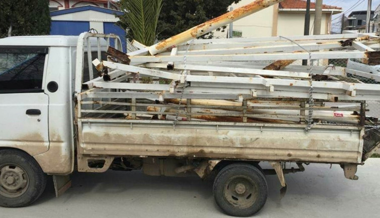 Demir hırsızları polis tarafından yakalandı