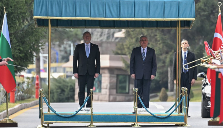 Bakan Güler, Bulgar mevkidaşı Tagarev ile görüştü