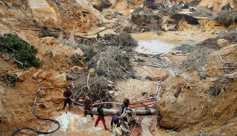 Venezuela'da kaçak altın madeninde toprak kayması: En az 30 kişi öldü, 100'den fazla kişi göçük altında kaldı