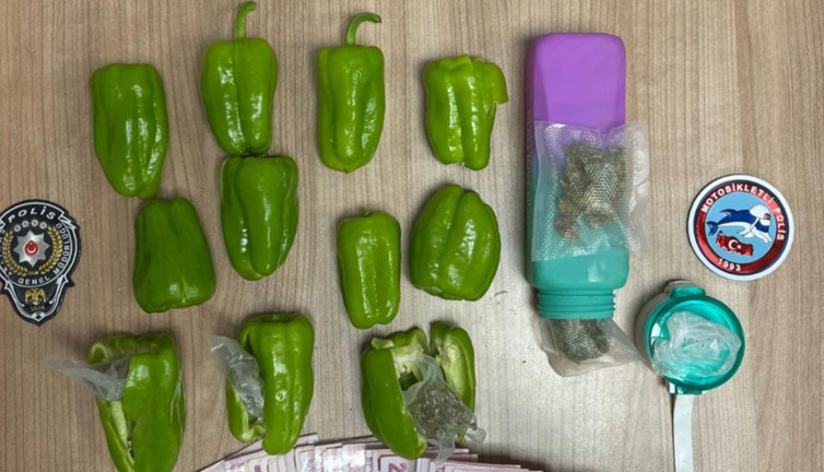 Dolmalık biberin içinden uyuşturucu çıktı
