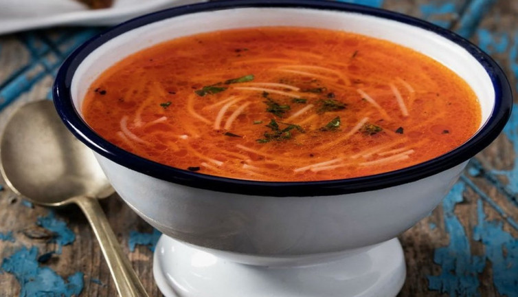 Salçalı şehriye çorbası nasıl yapılır?