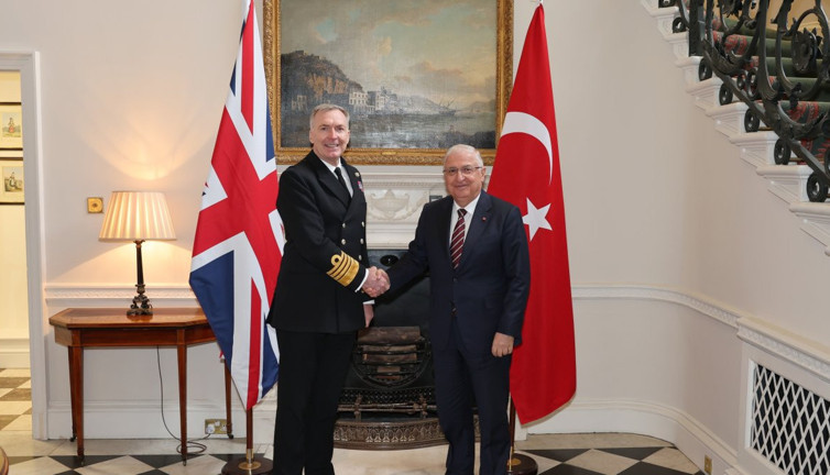Milli Savunma Bakanı Güler, İngiltere Genelkurmay Başkanı Oramiral Radakin ile görüştü