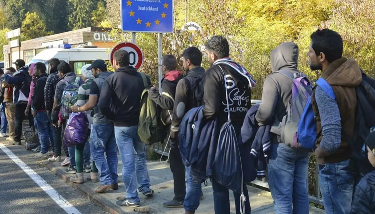 Almanya'da sığınmacıların zorunlu çalıştırılması önerisi