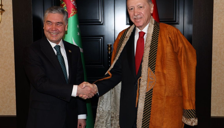 Erdoğan'a 'Türkmen Halkının Fahri Aksakalı' unvanı