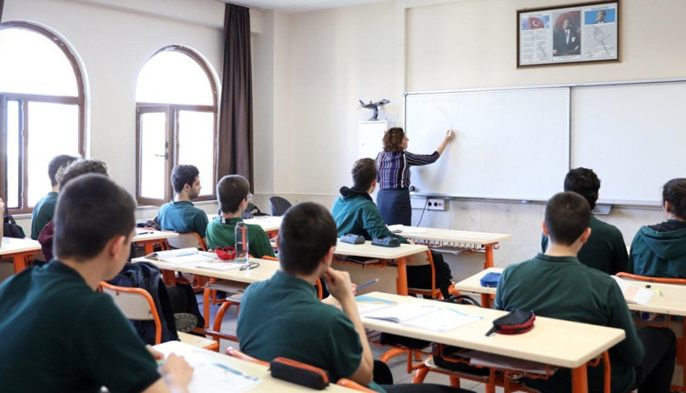 MEB'den yönetmelik değişikliği: Din kültürü öğretmenlerine öncelik tanınacak