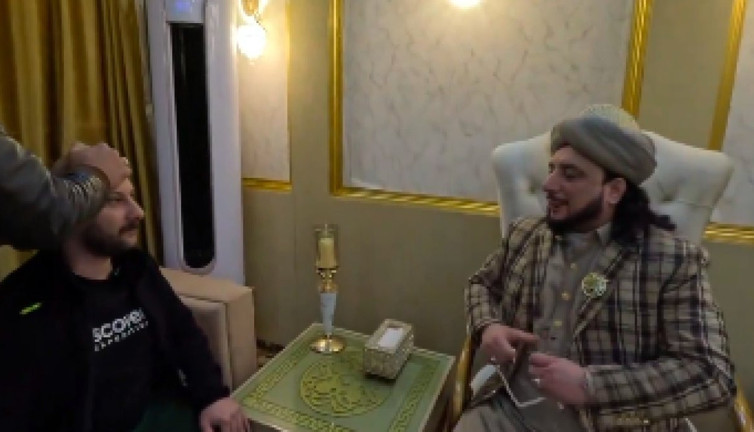 ÇufÇuf hocanın yanına giden Türk YouTuber'in videosu sosyal medyada gündem oldu