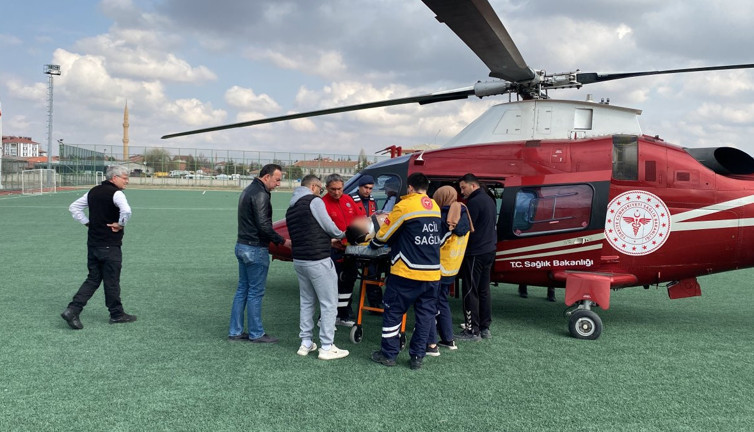 Astsubayın kullandığı otomobil tıra çarptı