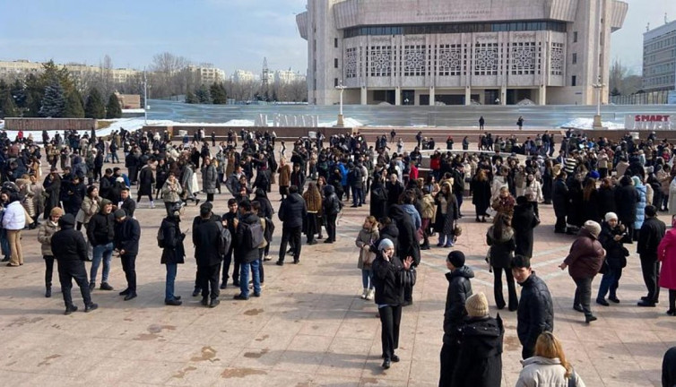 Kazakistan'da 6.1 büyüklüğünde deprem